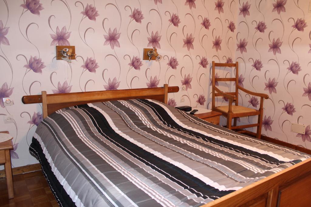 Chambres D'Hotes Au Vieux Moulin Entre Sarreguemine Et Bitche Rahling Zimmer foto
